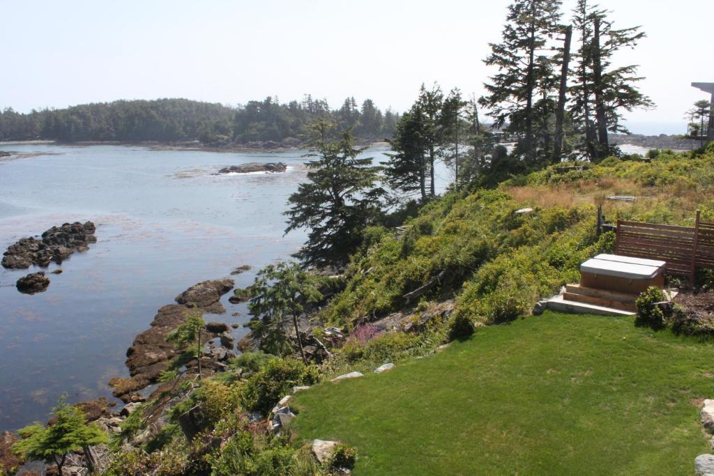 Cygnet Cove Suites Ucluelet Extérieur photo